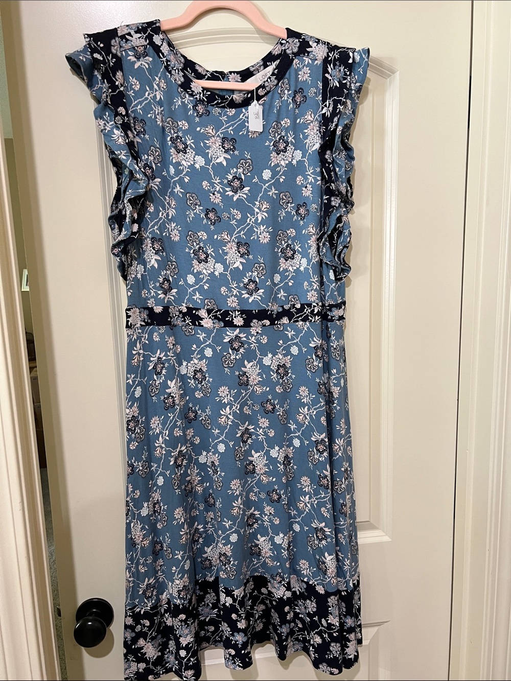 LOFT Dusty Blue Floral knee length Dress with Ruffle Sleeves c38